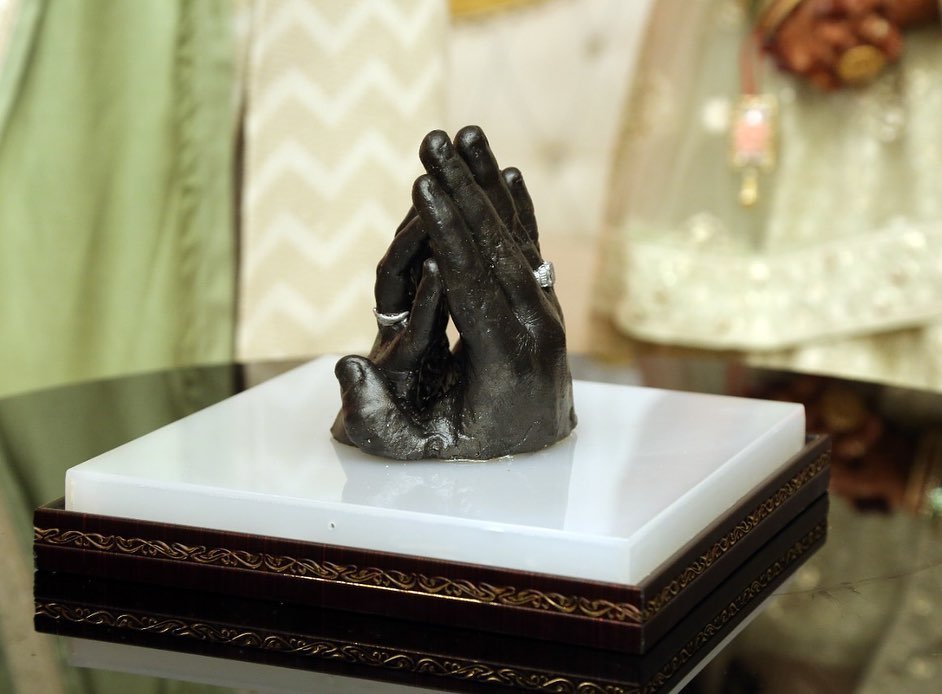 Hand casting